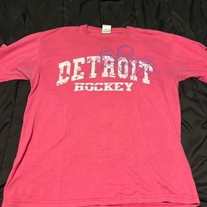 Pink Detroit hockey t-shirt (medium)